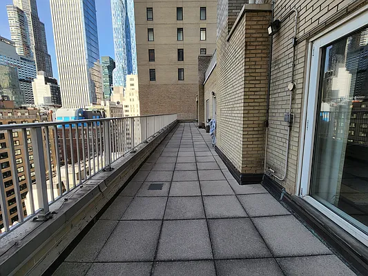 Rented by essential NEW YORK Real Estate | media 25