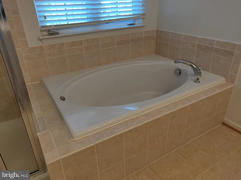 4638 Odessa Dr — Photo 22