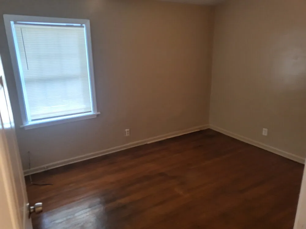 3 bed, 2.0 bath, 1380 sqft, $1,400 — Photo 4