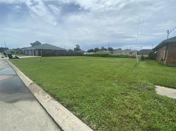 3816 Gallo Dr, Chalmette, LA 70043