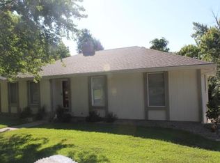 204 Greentree Rd, Atchison, KS 66002