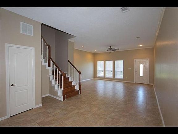 Bright and spacious family room