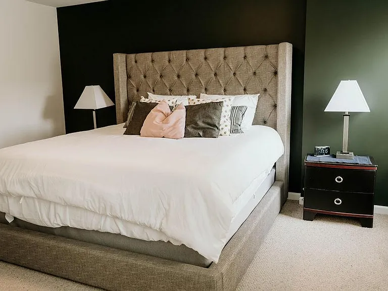 Primary suite with king bed