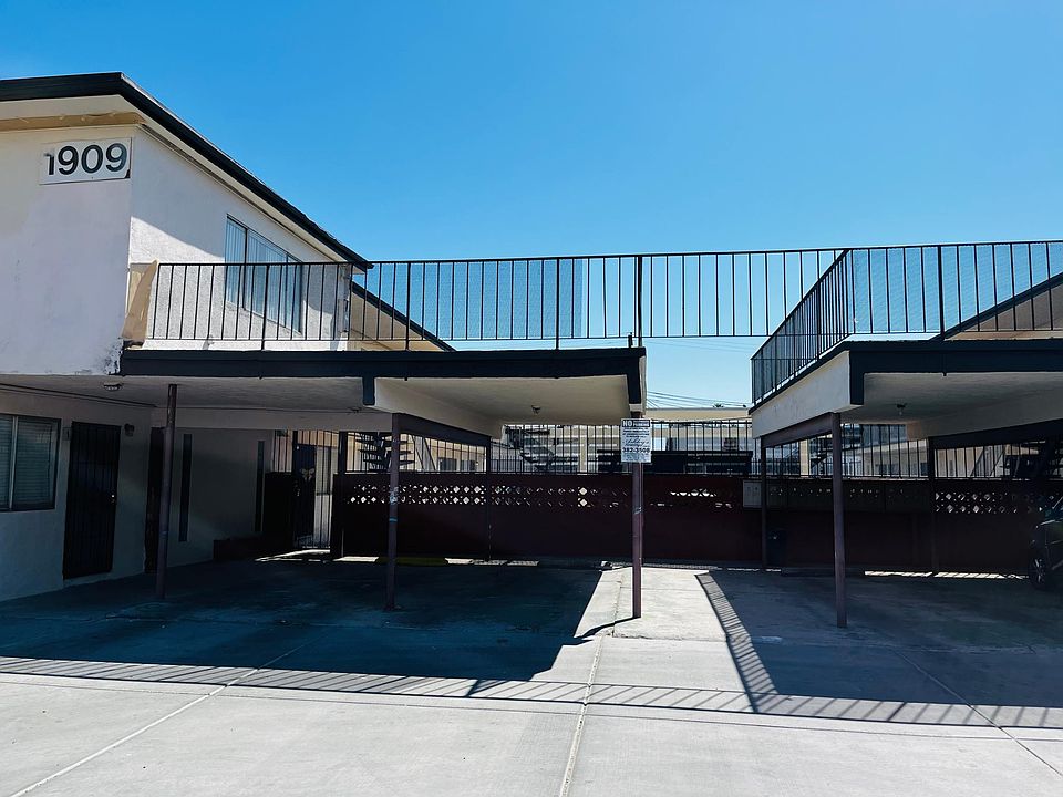 1st image of 1909 Santa Paula Dr APT 17