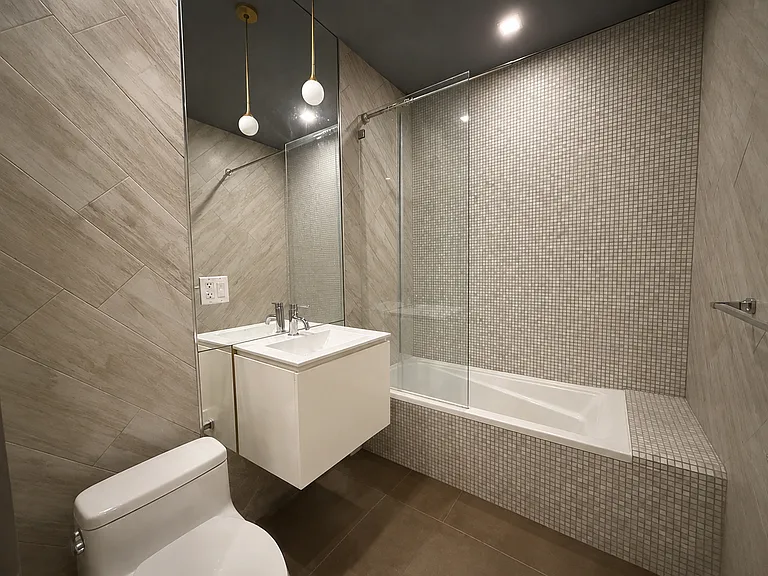 114 Woodbine St #1B — Photo 15
