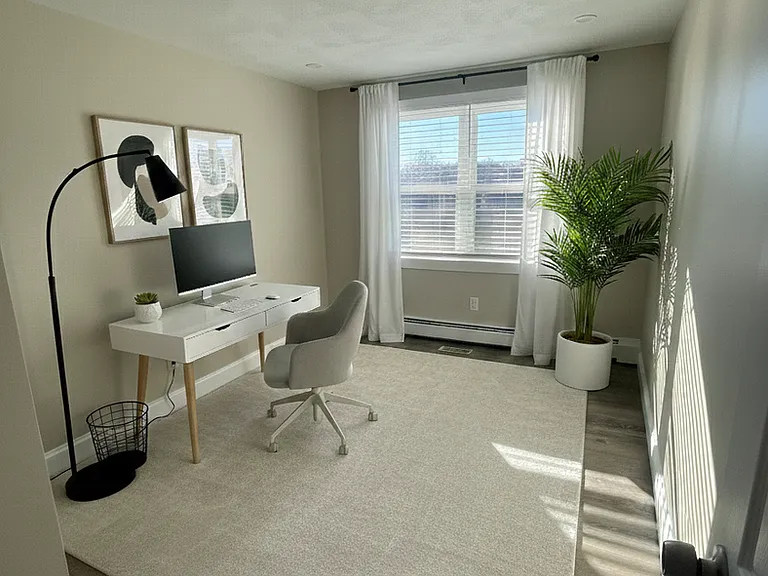 Pondsview Apartments — Photo 143