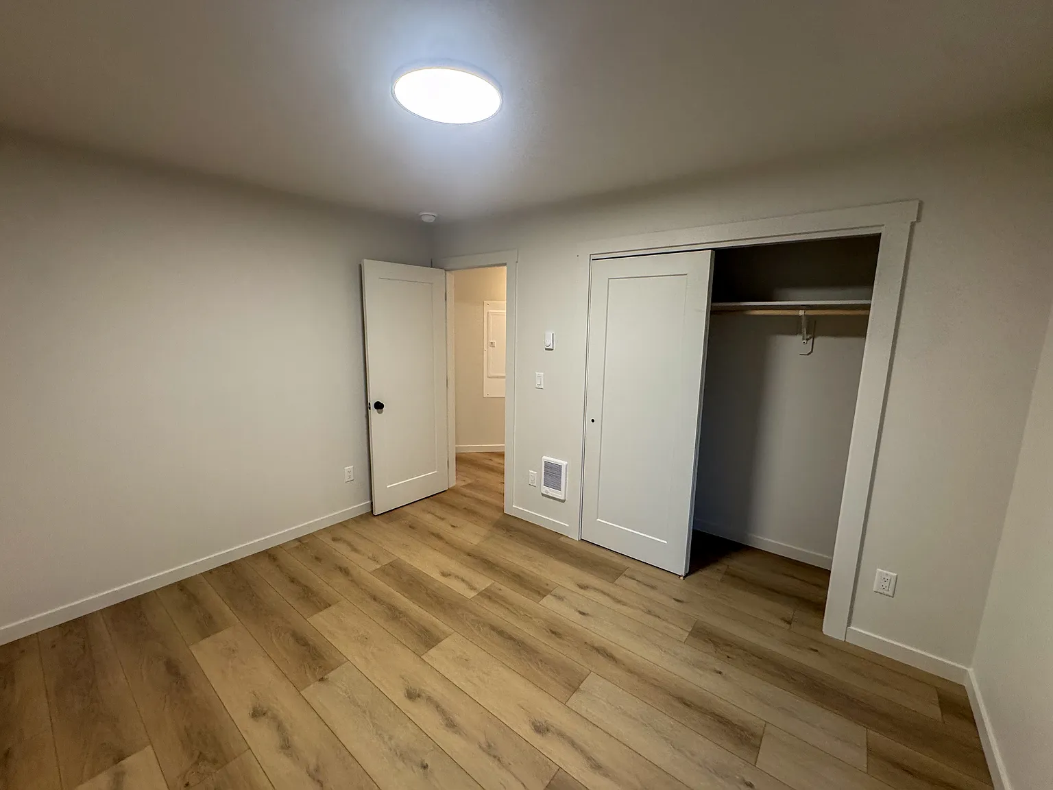 823 9th Ave Duplex — Photo 2