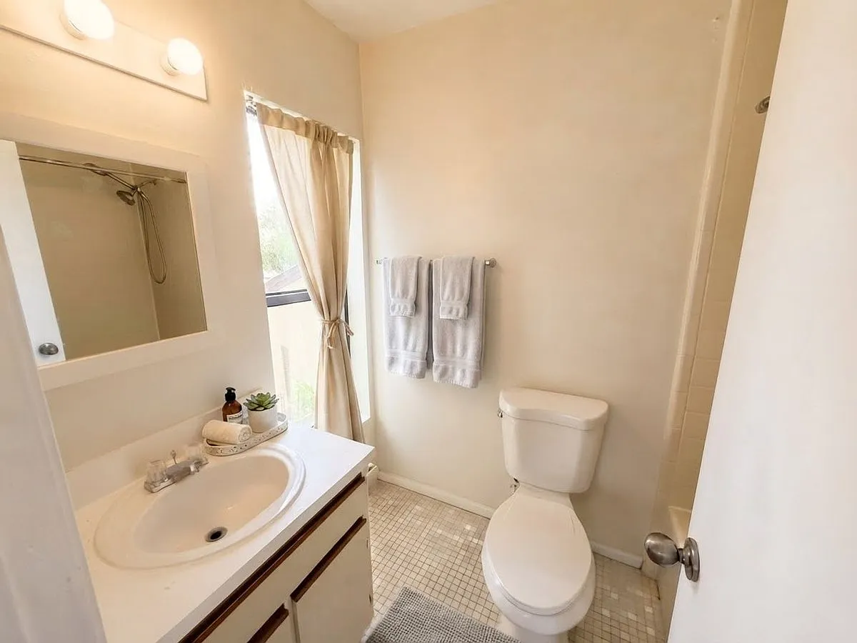 Townhouse - 2107 Honour - Townhouse - 2107 Honour — Photo 4