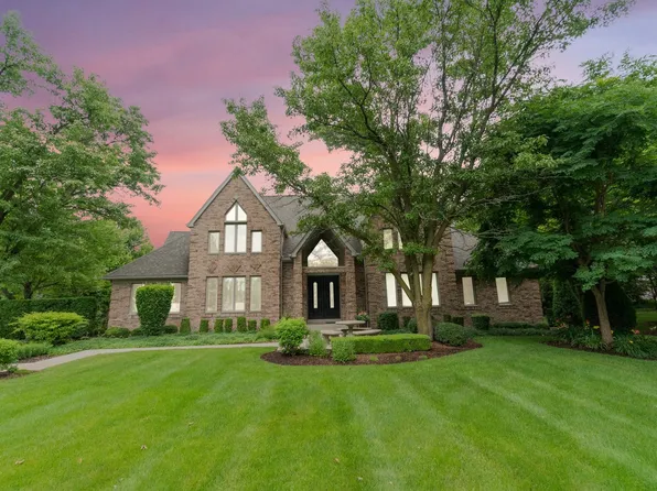 1S959 S Grove Hill Dr, Batavia, IL 60510