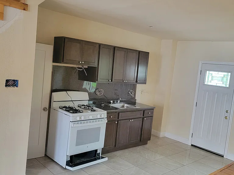 4602 Hurley St — Photo 3