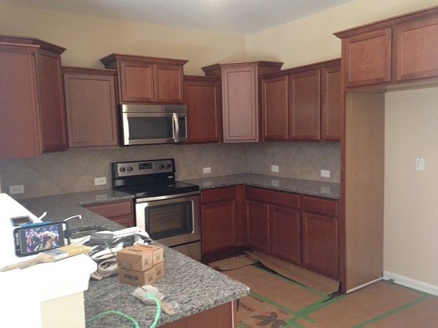 Kitchen w Granite