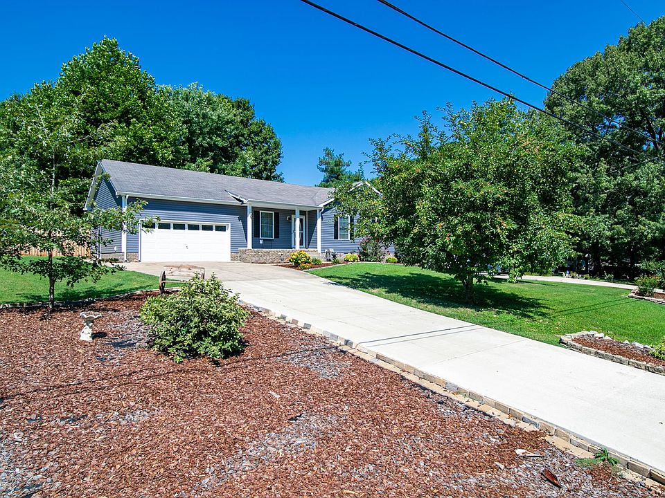 1st image of 721 Ashwood Dr