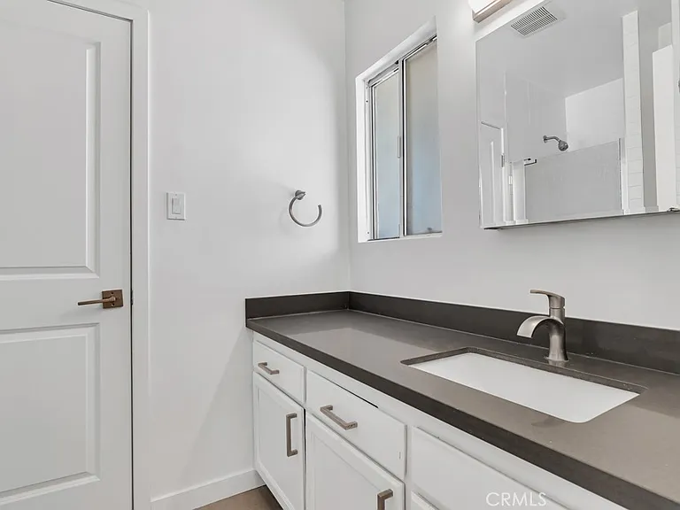 6650 Jumilla Ave — Photo 22