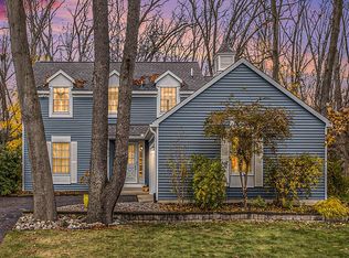 403 Walnut Woods Ct, Plainwell, MI 49080