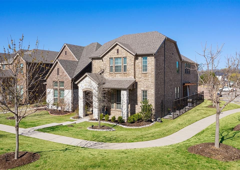 1st image of 1352 Elaine Dr