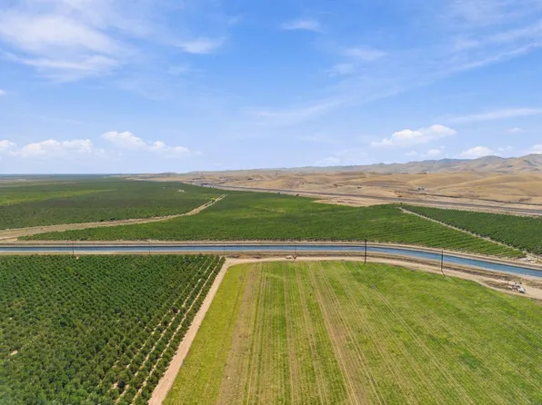 1 Highway 5 Hwy, Patterson, CA 95363