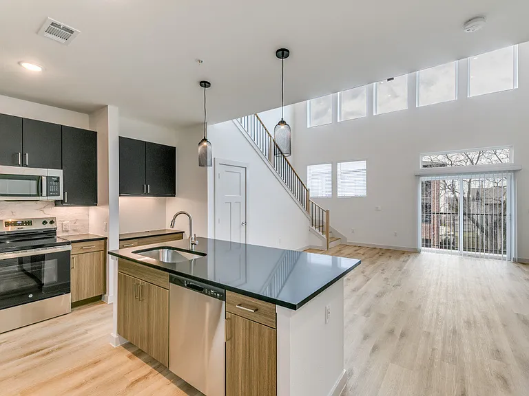 Burnett Lofts at Bishop Ridge — Photo 34