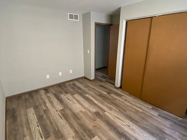 2163 Indianola Ave — Photo 39