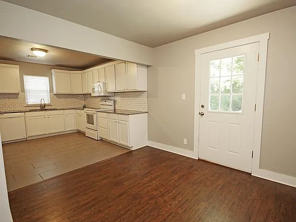 5th image of 1205 W Brooks St