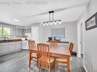 660 Akram Rd, Oxford, MI 48371