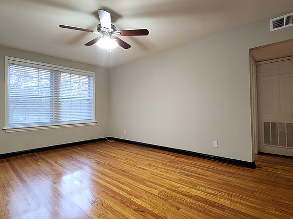 5th image of 1014 Sanford Ave