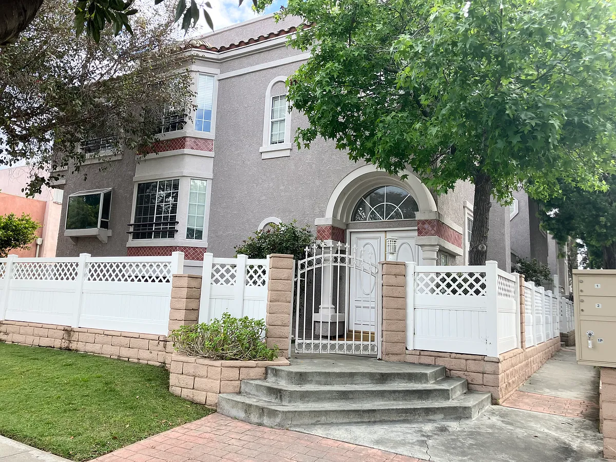 Building Photo - 1159 Huntington Dr