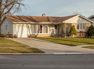 661 Grosvener Ln, Elk Grove Village, IL 60007