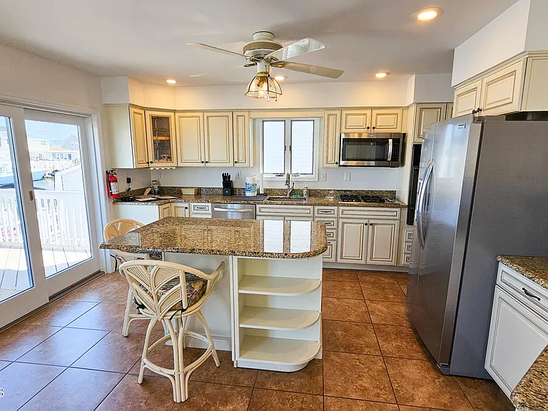 1386 Paul Blvd — Photo 14