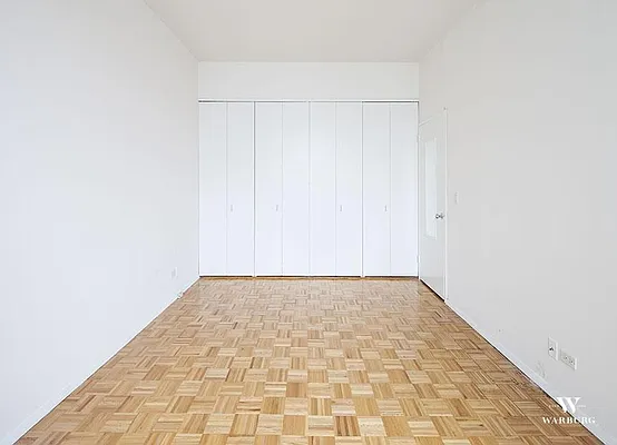 Rented by Warburg | media 18