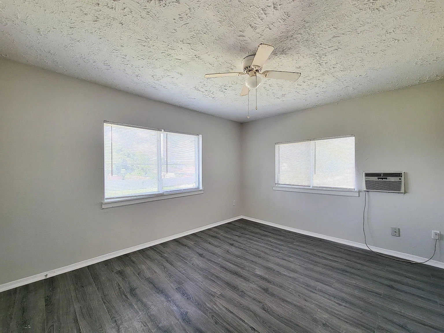 2 bed, 1.0 bath, 850 sqft, $875 — Photo 3
