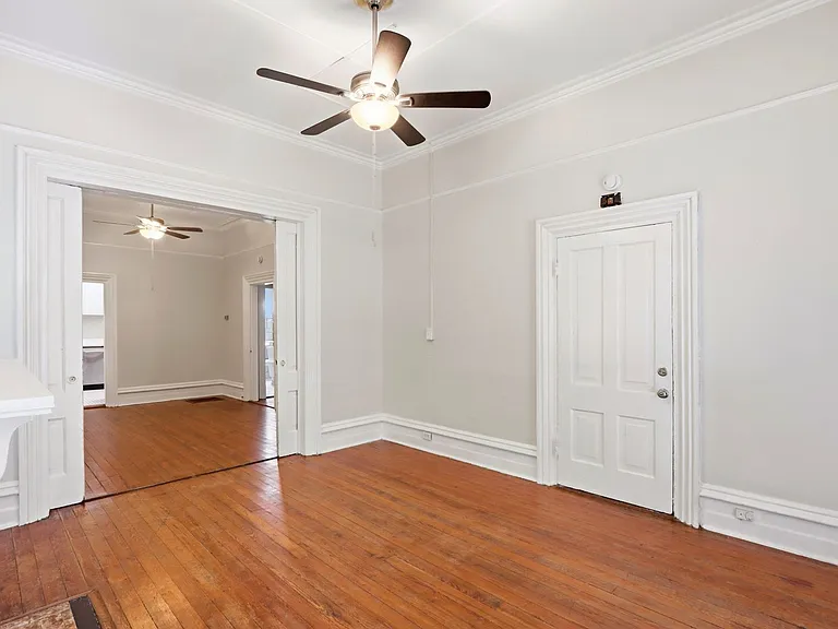 216 E Henry St #A — Photo 9