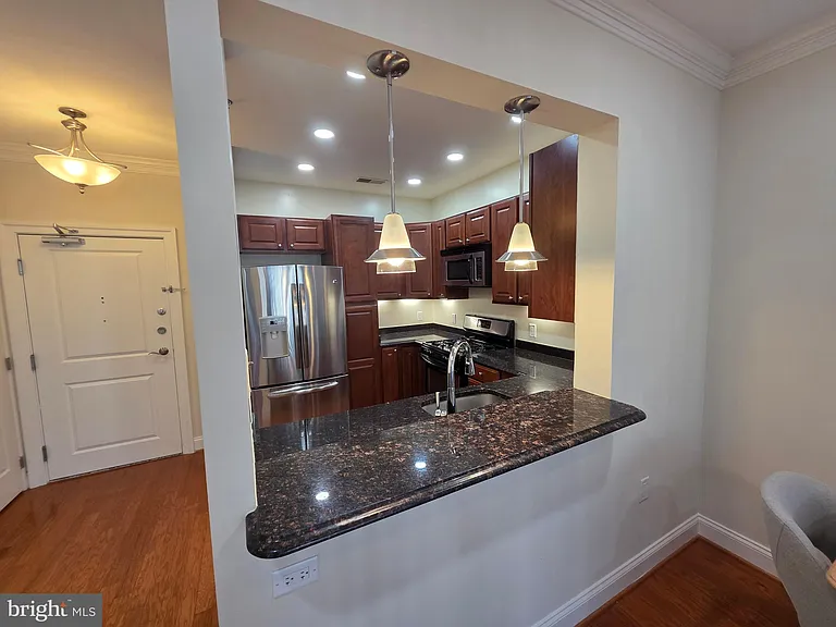 38 Maryland Ave #Penthouse 608 — Photo 5