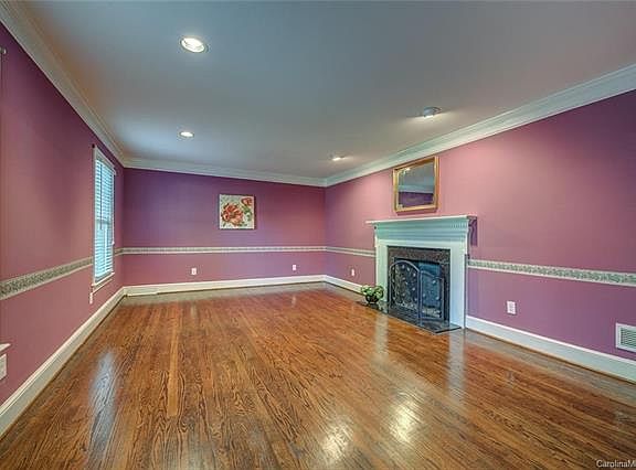 3rd image of 1225 Westbrook Cir