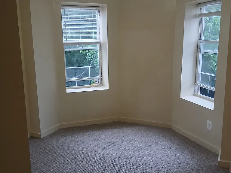516 Stevens St — Photo 11