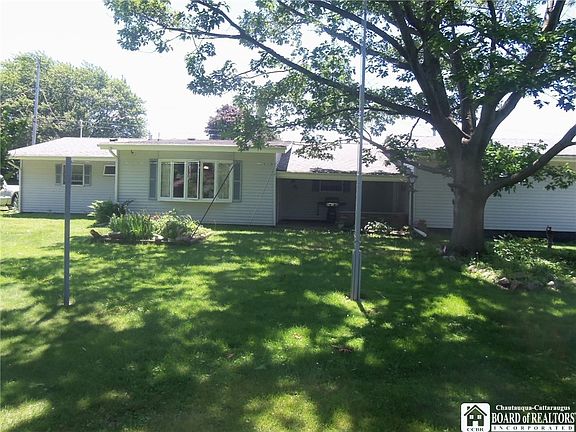 2nd image of 3746 Crestwood Dr