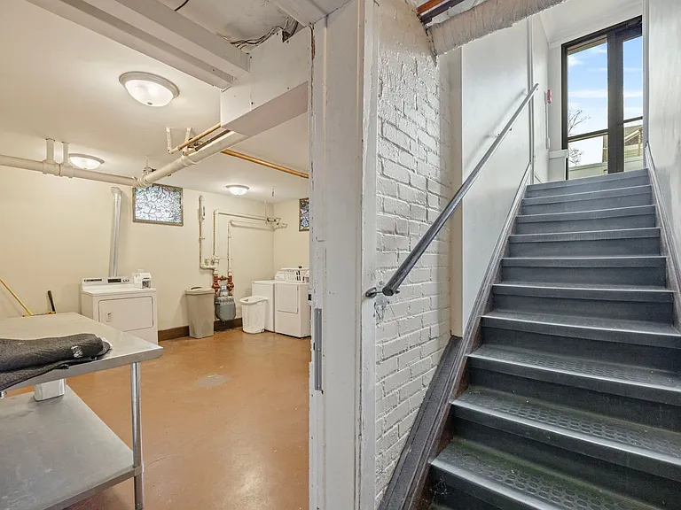 45 Lexington Pkwy S #14 — Photo 10