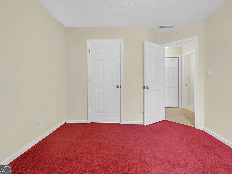 5475 Hampton Ct S — Photo 18