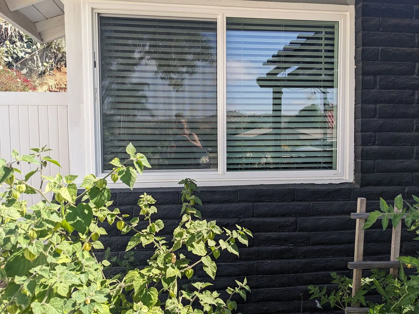 Unfurnished Beautifully Updated Poway Home with Owned Solar & Modern Upgrades — Photo 3