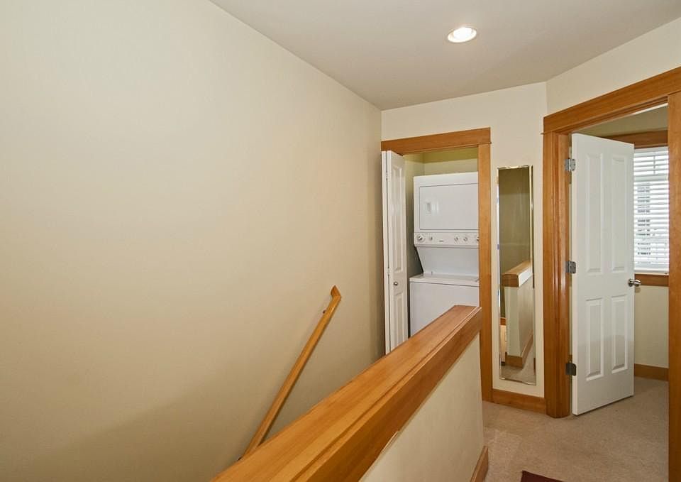 1st image of 2325 Franklin Ave E #B