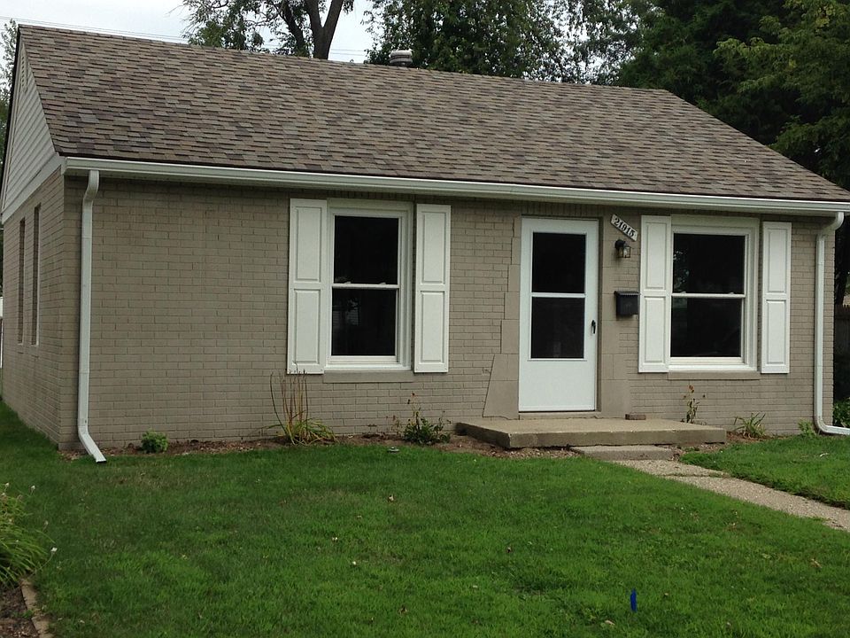 1st image of 21915 Lange St