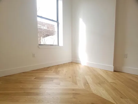 Rented by Evergreen Apartments BK | media 18