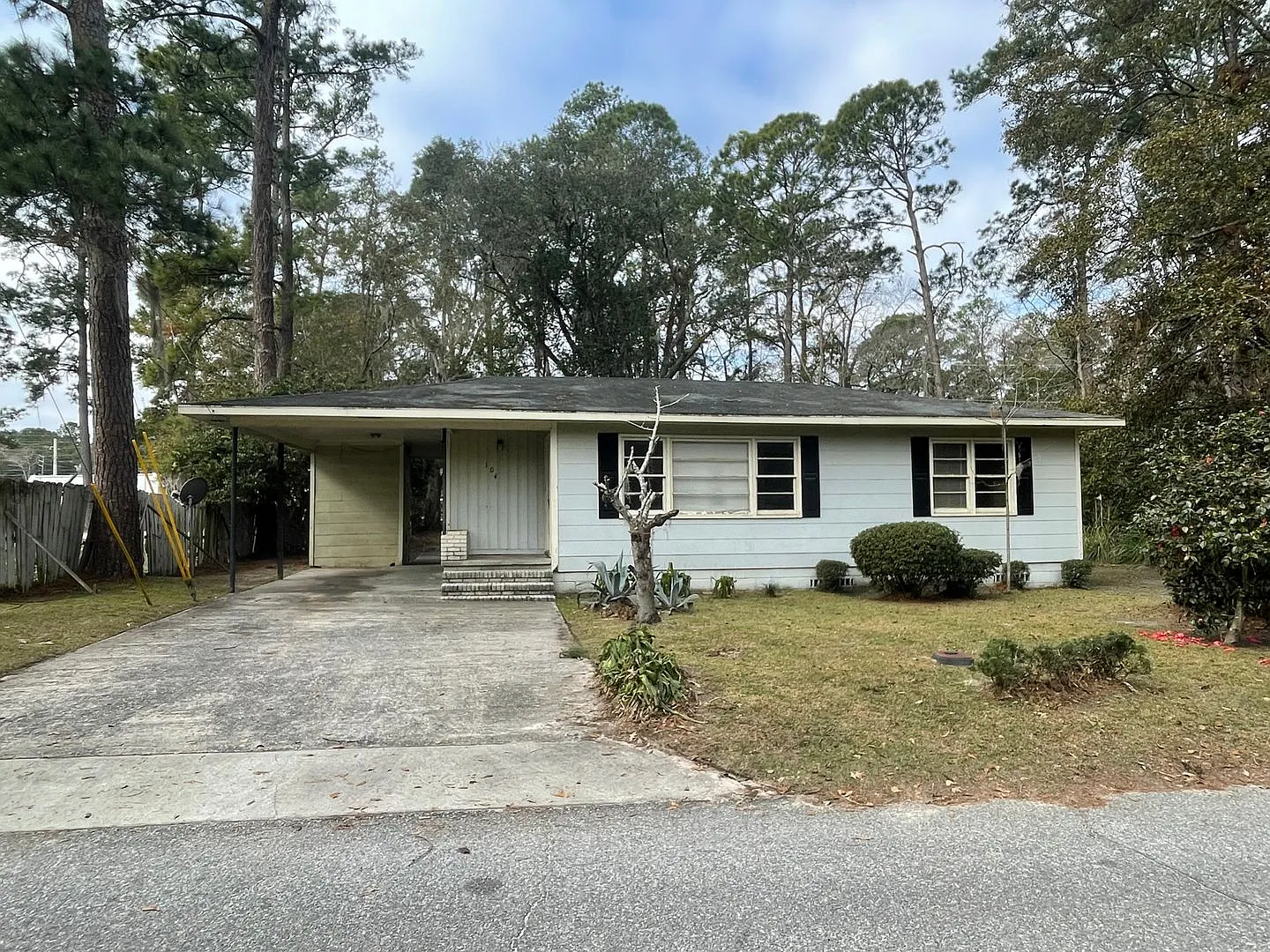 3 Bedroom/1 Bath Home — Photo 1