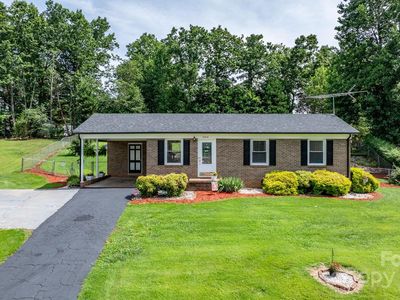 1040 Stagecoach Trl, Lenoir, NC, 28645