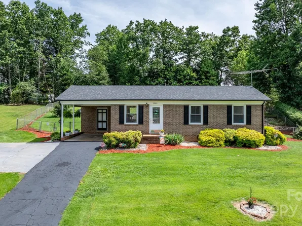 1040 Stagecoach Trl, Lenoir, NC 28645