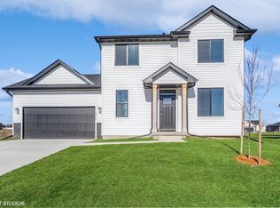 2714 NW Reinhart Dr, Ankeny, IA 50023