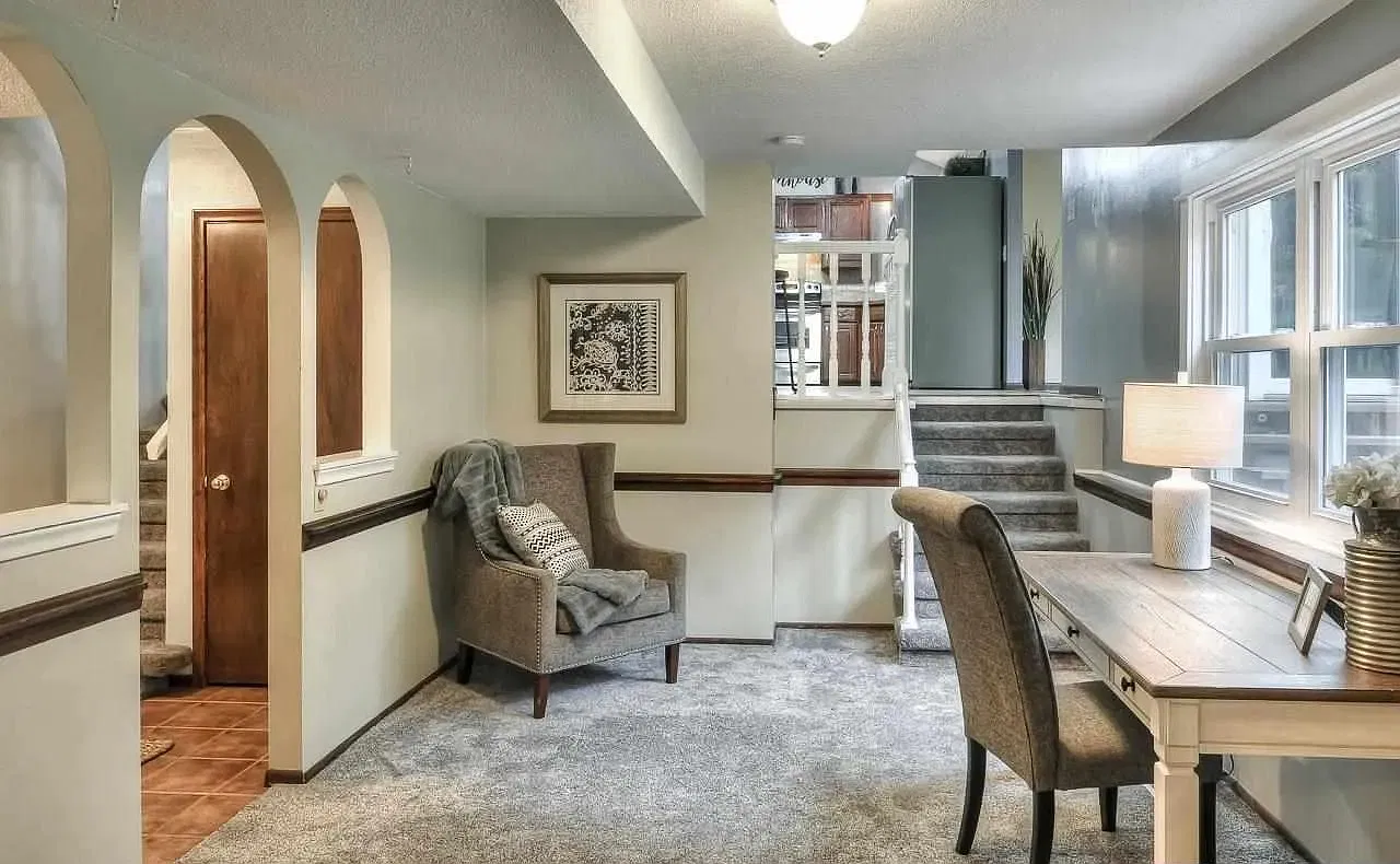 3 bed, 2462 sqft, $2,500 — Photo 3