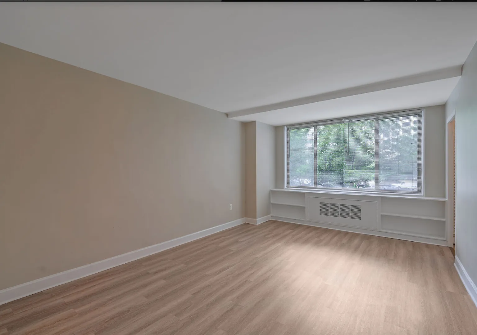 Newly Renovated Top Floor Studio At River Place East! — Photo 1