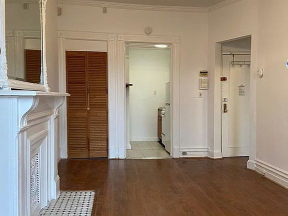3rd image of 119 W 81st St APT 4R