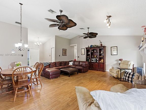 5th image of 20823 Sugarloaf Ln