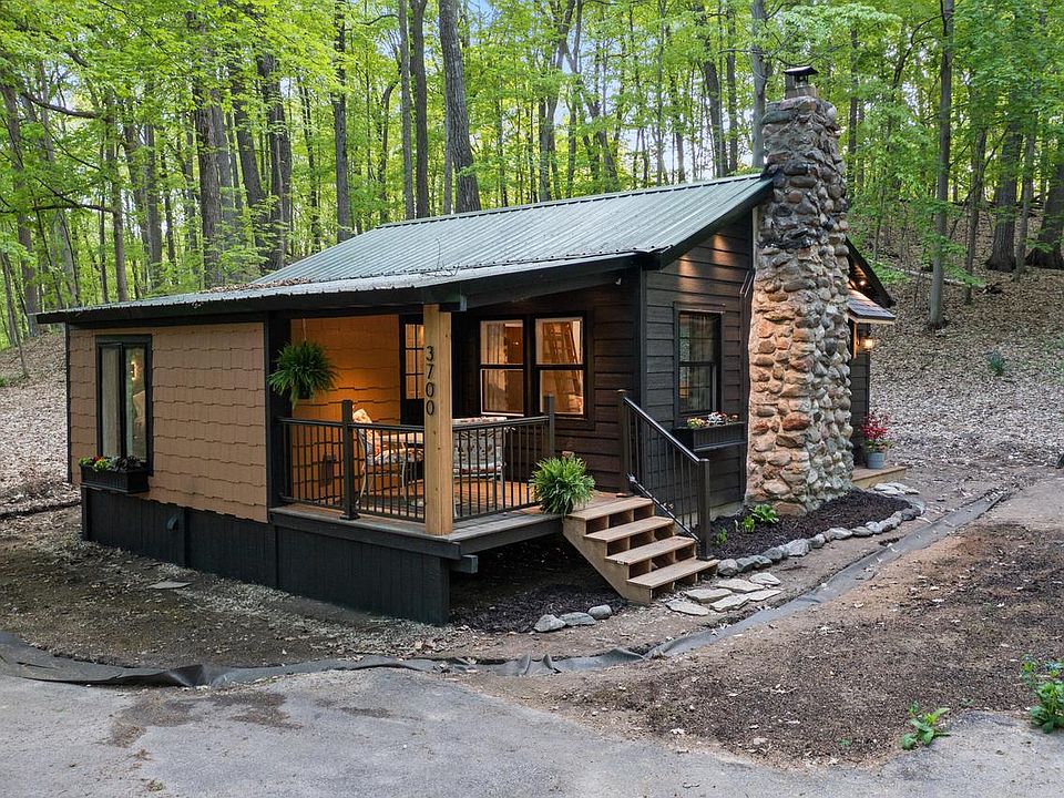 3700 Paradise DRIVE, West Bend, WI 53095 Zillow